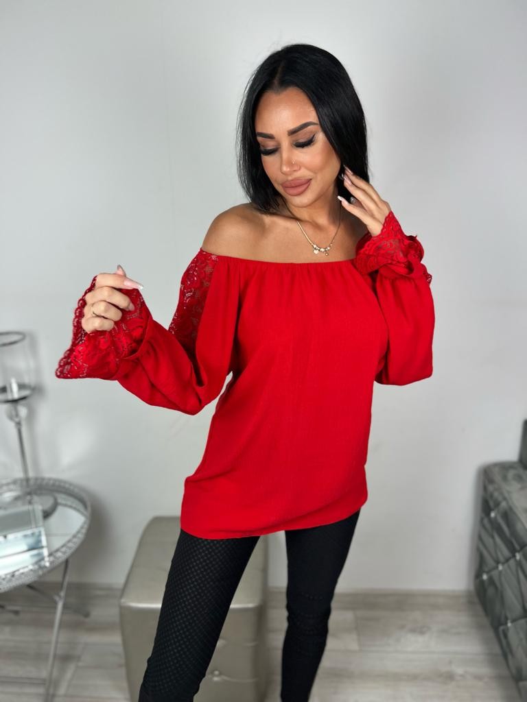 Hiszpanka z koronkową wstawką w rękawach