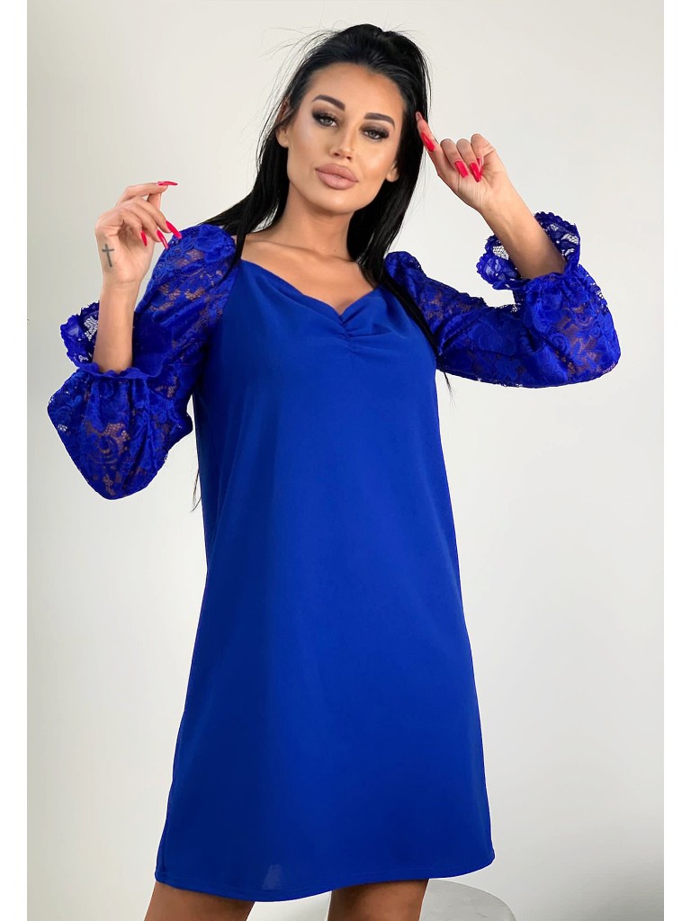Sukienka z koronkowym rękawem