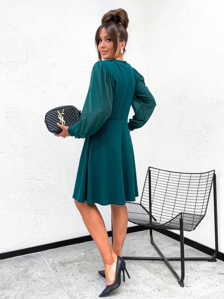 Rozkloszowana sukienka z siateczkowym rękawem