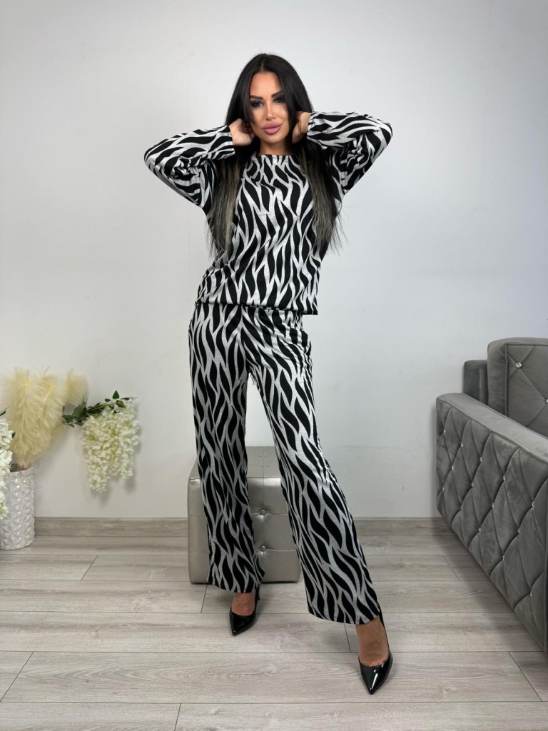 Elegancki komplet we wzorki