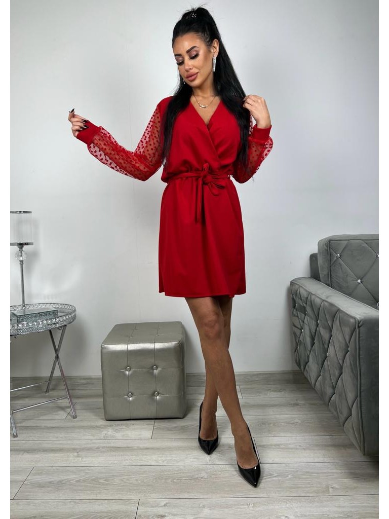 Kopertowa sukienka z ozdobnym rękawem