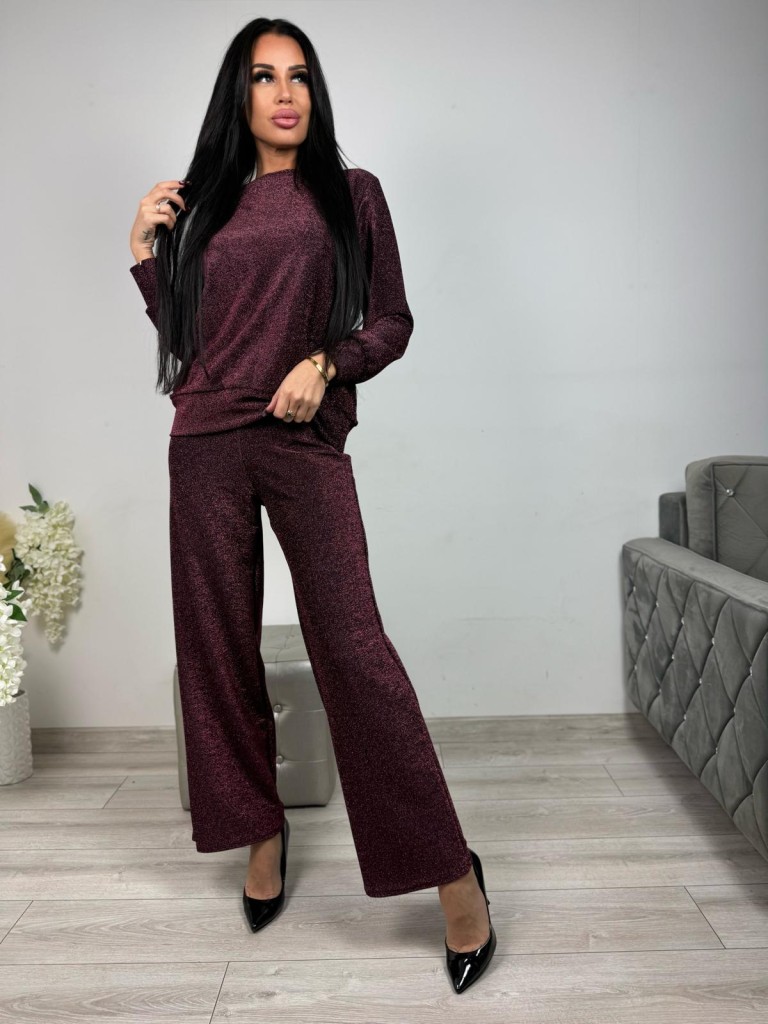 Elegancki komplet z błyszczącą nitką