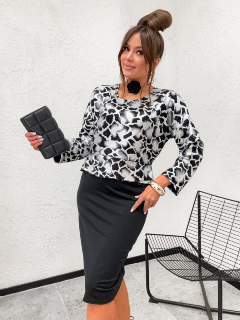 Połyskująca sukienka z baskinką