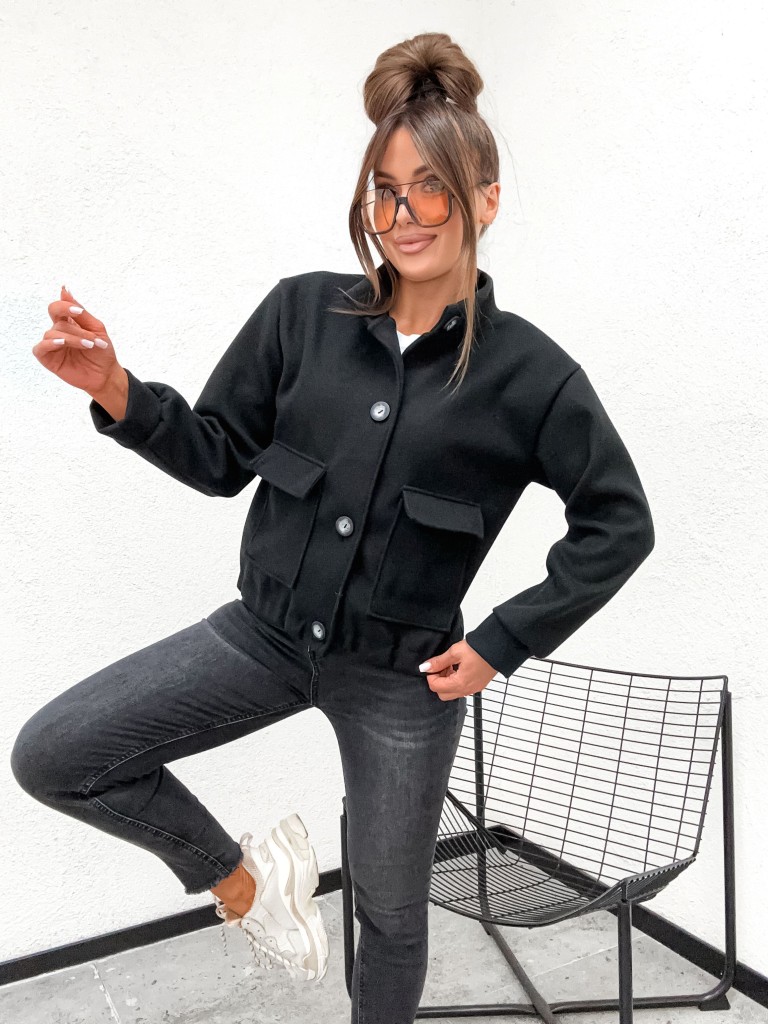 Katana z kieszeniami na guziki