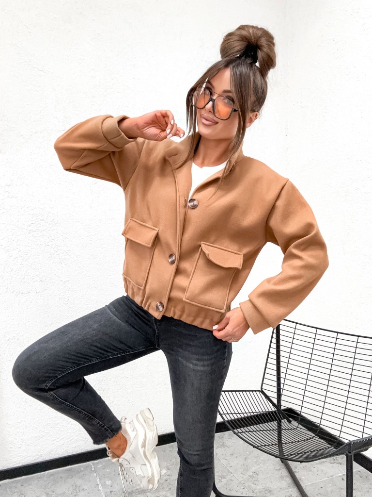 Katana z kieszeniami na guziki