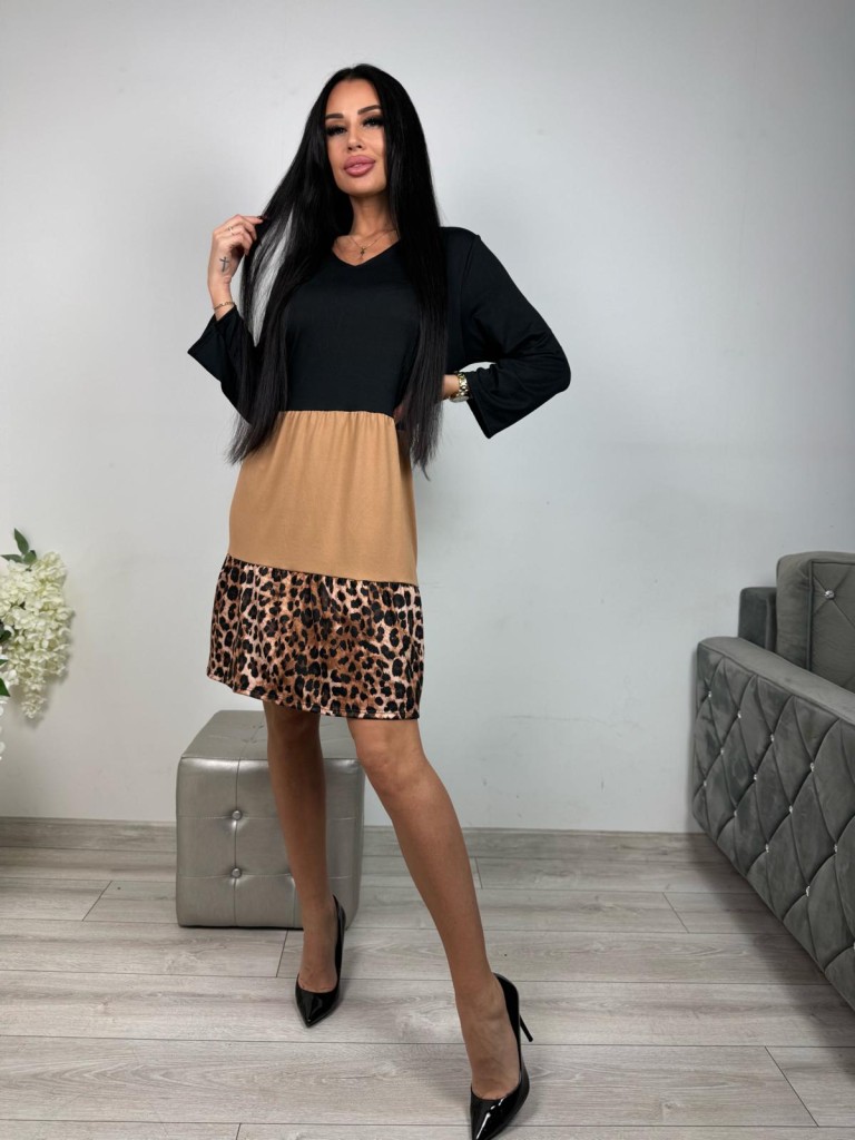 Oversaizowa sukienka z motywem panterki