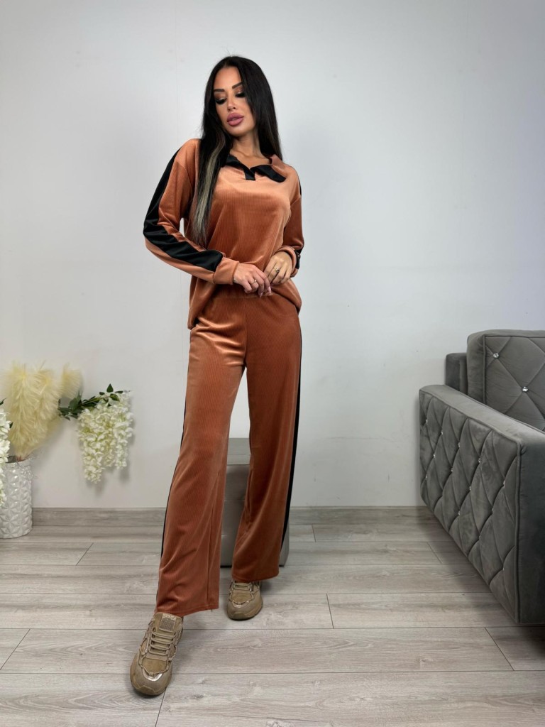 Welurowy komplet prążek