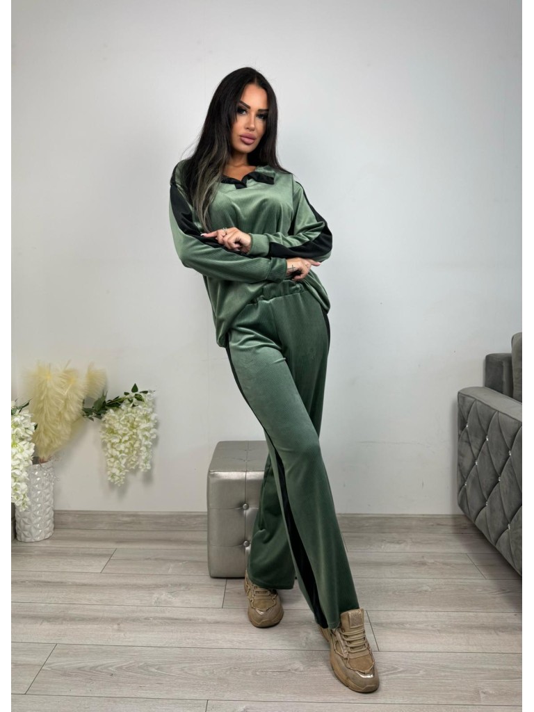 Welurowy komplet prążek